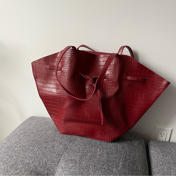 ✨ Burgundy faux leather shopping tote bag ✨ - Picture 1 of 8